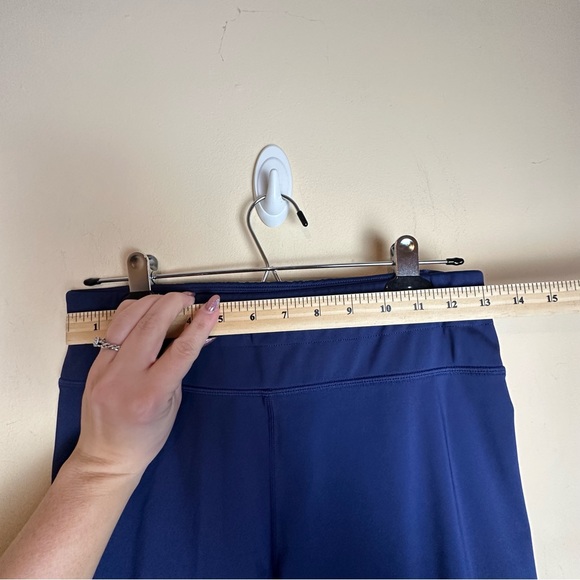 Fabletics Navy Houndstooth UltraCool Reflective 7/8 Leggings Womens Size Medium - Picture 14 of 16